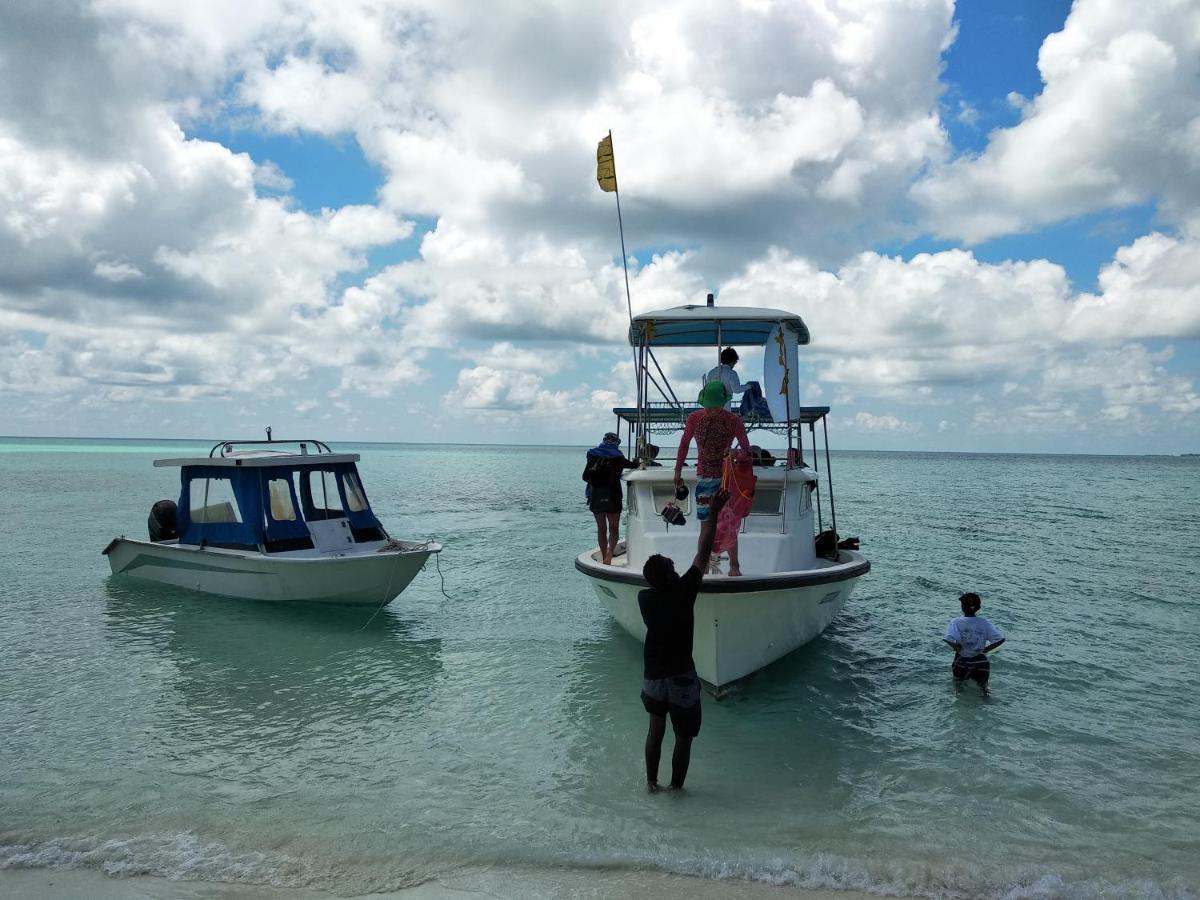 DHIGURAH BEACH Inn Bagian luar foto