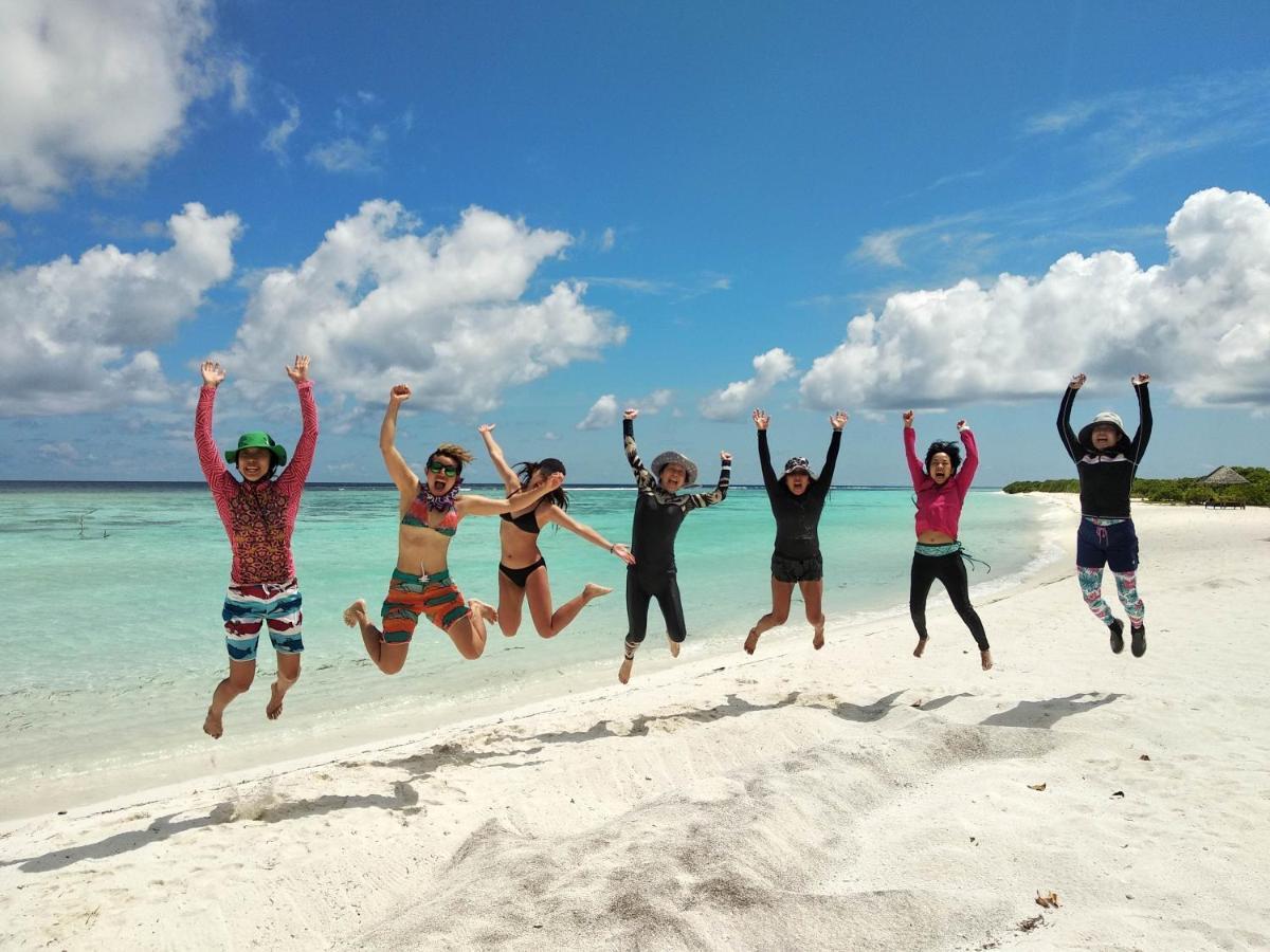 DHIGURAH BEACH Inn Bagian luar foto